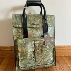 dr martens tate backpack